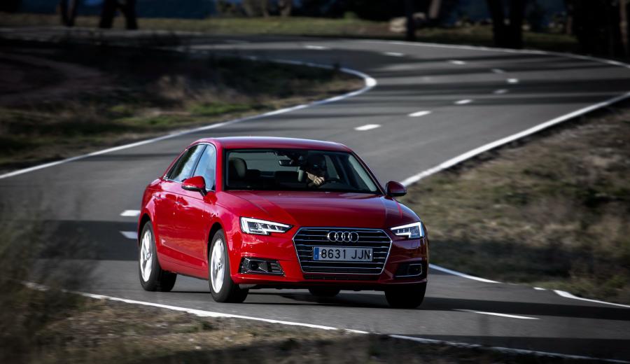  Audi A4 2.0 TFSI (B9) 2015 года  (WW) (фото 3 из 10)